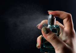 eau de toilette, perfume, spray, perfume bottle, scent, cologne, aroma, cosmetics, beauty, hand, perfume, perfume, perfume, perfume, perfume